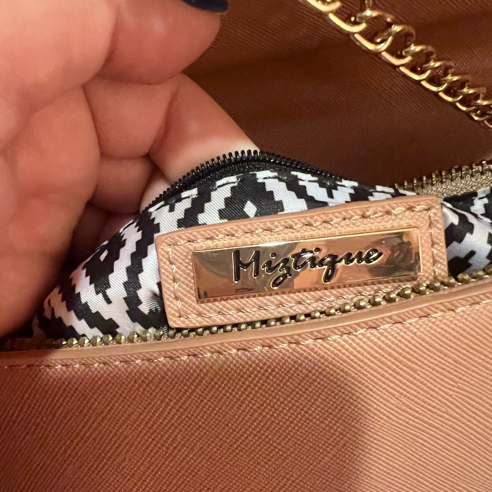 Crossbody - Picture 2 of 5